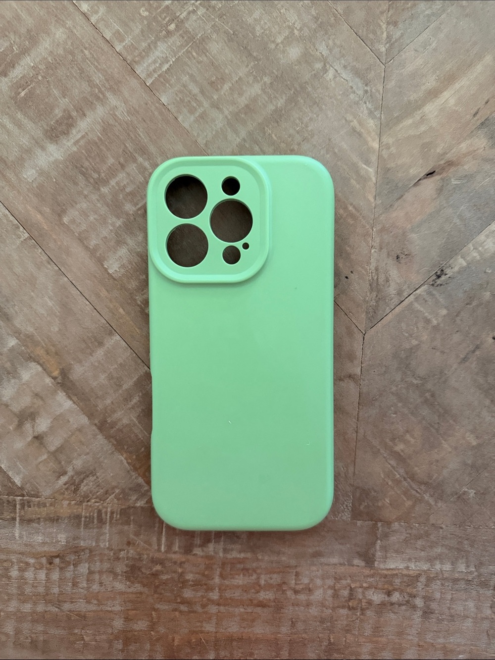 Green Silicone Phone Case - iPhone 16 Pro